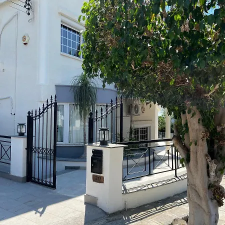 Villa Sawa By Ezoria